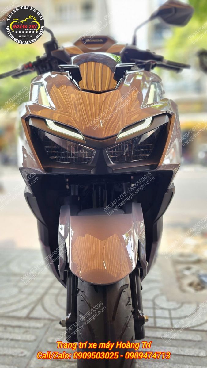 Góc trực diện Vario 160 khi tắt đèn pha nhờ công tắc Daytona giúp tiết kiệm điện