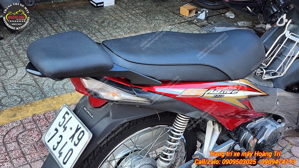 Cận cảnh yên và baga sau đa năng Wave hỗ trợ chở đồ và lắp thêm phụ kiện