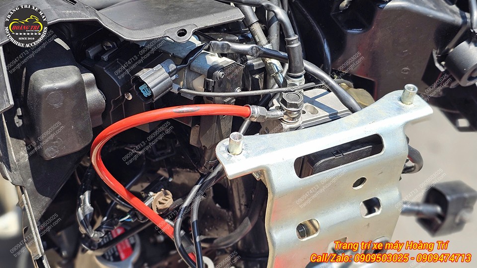 Dây dầu bấm màu đỏ đi gọn gàng giúp tăng an toàn và hiệu quả phanh