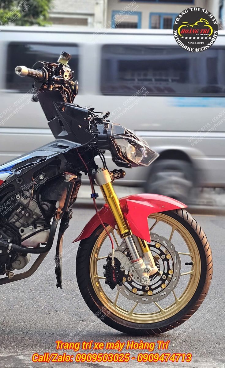 Ở góc này đĩa Boushi trở thành điểm nhấn nổi bật với kích thước lớn