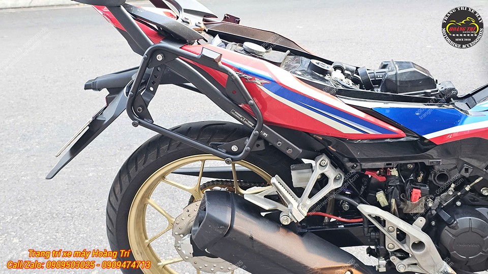 Góc khác của baga Givi lắp Winner X giúp xe cứng cáp và tiện dụng