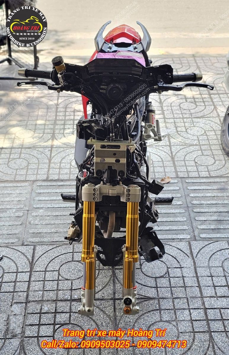 Góc trực diện xe sau khi lắp phuộc USD Racing Boy thay cho phuộc zin