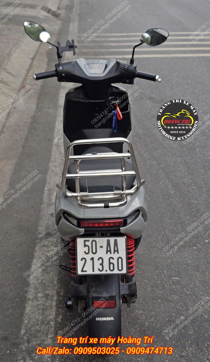 Góc nhìn trực diện phía sau Icon-E nổi bật với baga sau chắc chắn