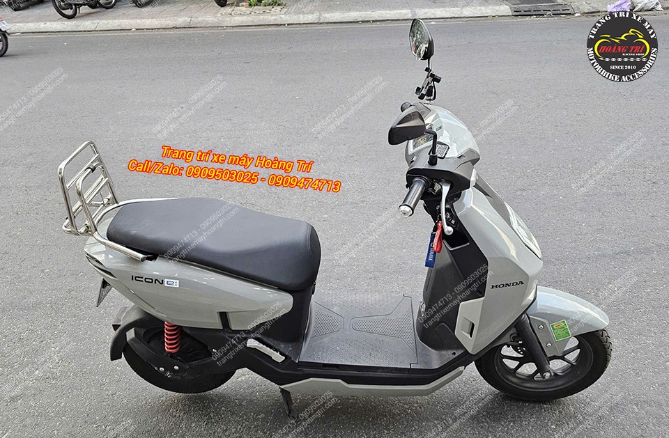 Thiết kế tổng thể Honda Icon-E xám kết hợp baga inox hài hòa hiện đại