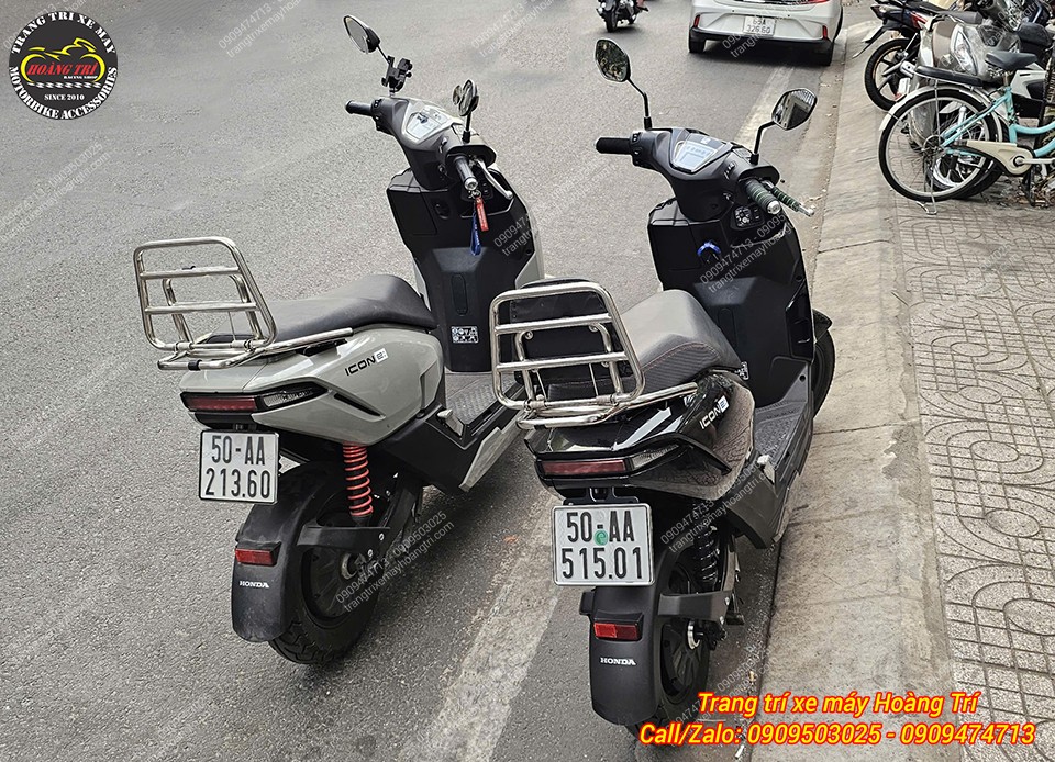 Hai chiếc Honda Icon-E gắn baga inox tựa lưng tăng khả năng chở đồ