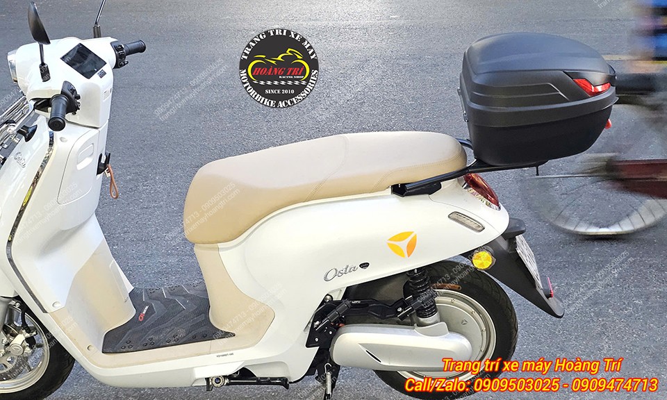 Tổng thể bên hông Osta với baga nối dài, thiết kế chắc chắn, hài hòa tổng thể xe