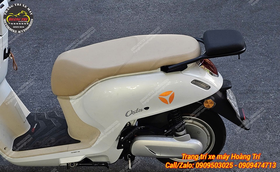 Cận cảnh baga sau nối dài cùng nệm KTC, tạo vị trí ngồi sau êm ái hơn