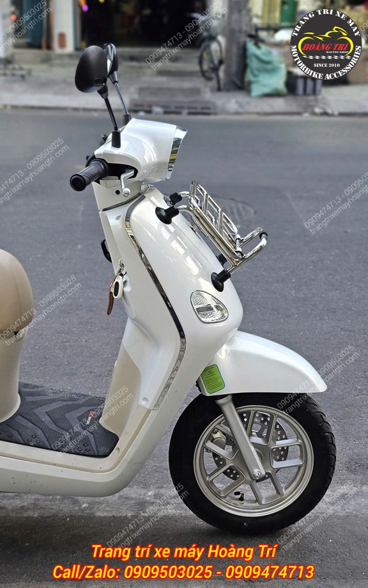 Góc nghiêng Yadea Osta lắp baga trước, tổng thể hài hòa, tăng tiện ích di chuyển hằng ngày