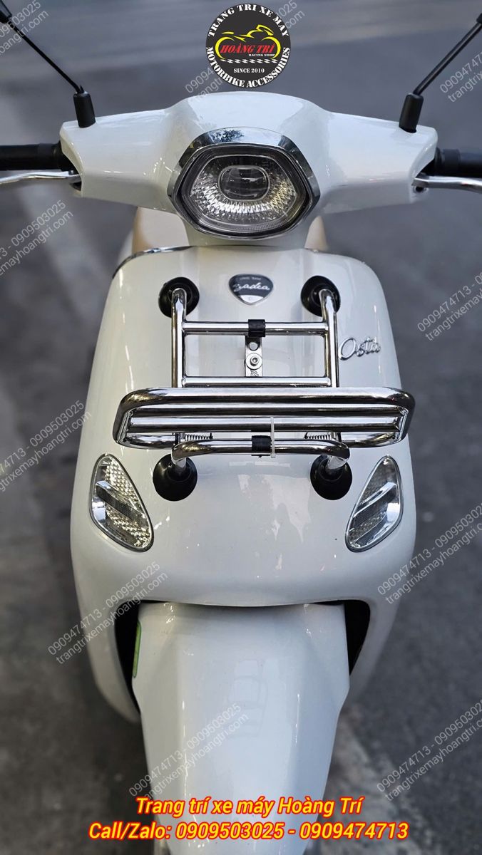 Baga được mở ra giúp treo túi tiện lợi hoặc gắn thêm thùng Givi chính hãng