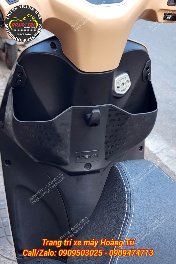 Cận cảnh hộc đựng đồ B-Factory gắn EVO Grand thiết kế gọn gàng, tăng tiện ích chứa đồ