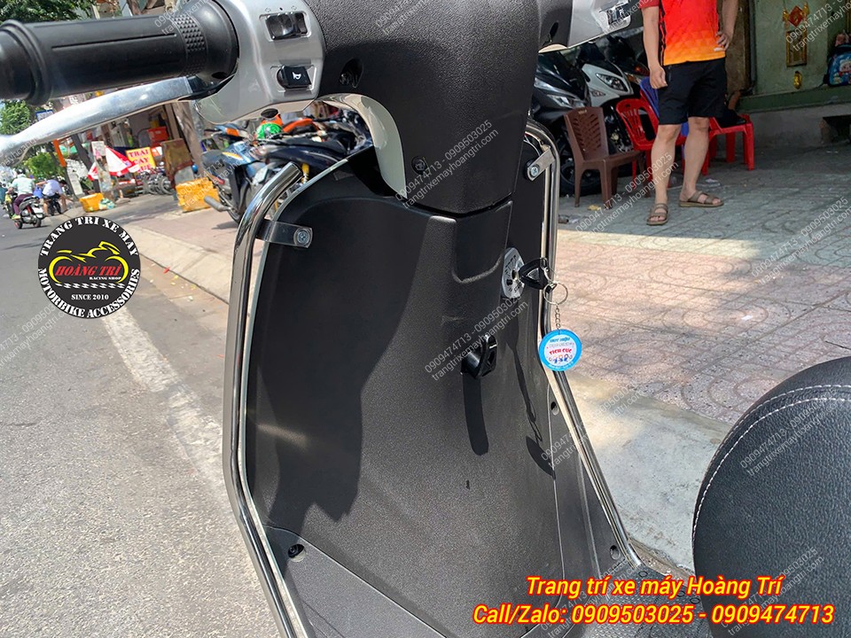 Chi tiết khung trước Evo Grand giúp hạn chế va chạm và bảo vệ dàn áo tốt