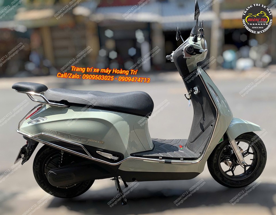 Hình ảnh Evo Grand hoàn thiện với khung bảo vệ đầy đủ, phù hợp đi phố hằng ngày