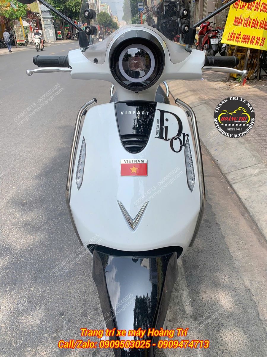 Góc trực diện EVO Max với khung inox trước, tạo viền trang trí đẹp mắt nổi bật