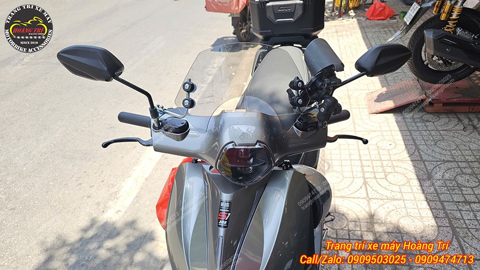 Kính chắn gió Datbike Quantum S lắp thực tế giúp tăng cá tính và phong cách cho xe