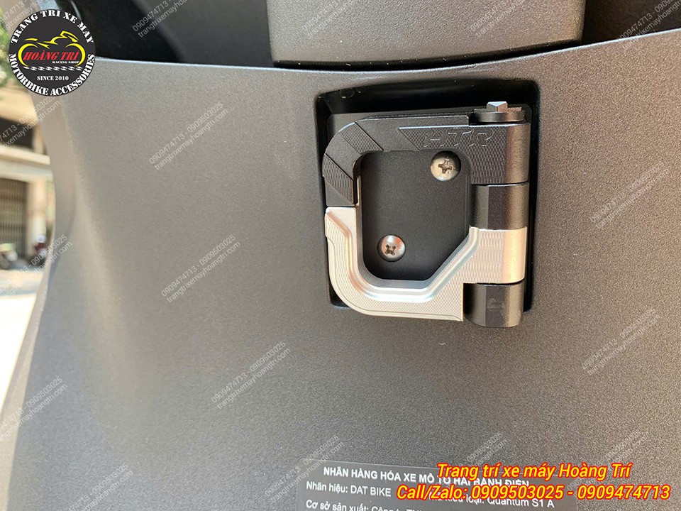 Móc treo CNC gắn trực tiếp xe Datbike Quantum, nhỏ gọn nhưng rất tiện lợi