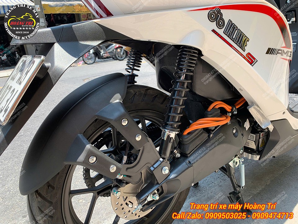 Chắn bùn 4 chân lắp đặt chuẩn chỉnh, đảm bảo độ chắc chắn cho Datbike Quantum