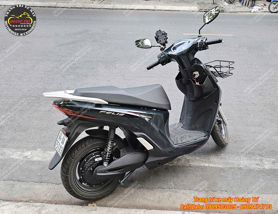 Toàn cảnh Feliz phía sau cho thấy thiết kế hiện đại kết hợp phụ kiện hài hòa