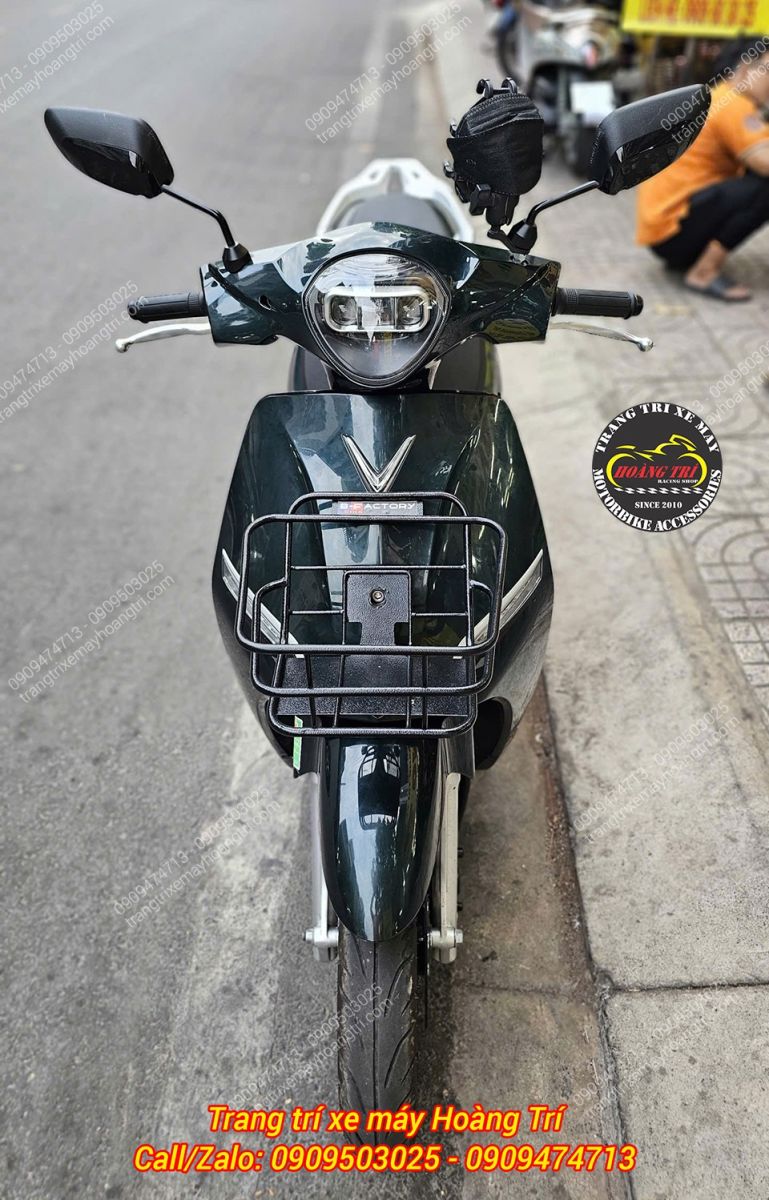 Góc trực diện Feliz với baga trước tạo điểm nhấn gọn gàng, tiện ích