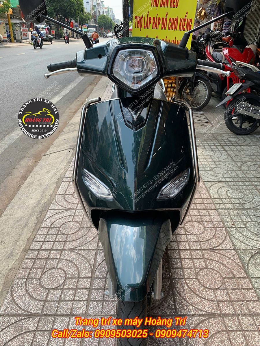 Tổng thể đầu Vero X với khung inox phía trước, tăng bảo vệ và tính thẩm mỹ