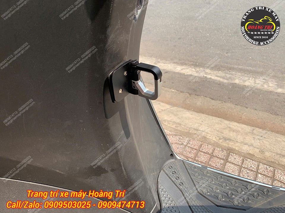 Móc treo nhôm CNC Vero X có thể gập mở tùy nhu cầu sử dụng của chủ xe