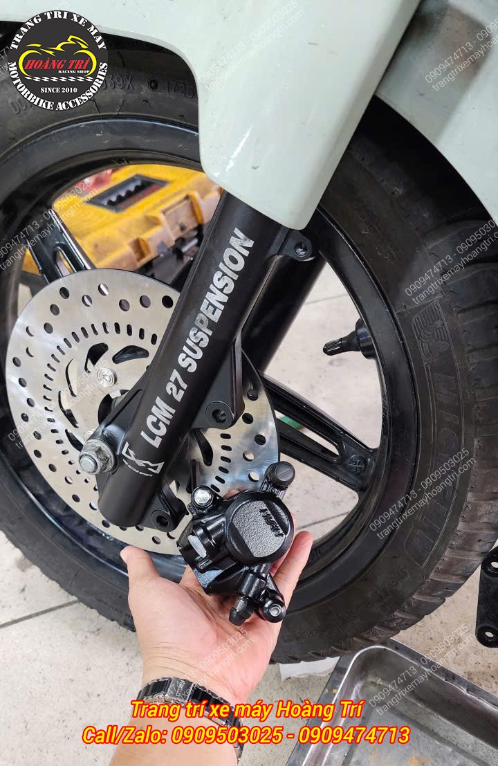 Cận cảnh phuộc LCM đi cùng heo dầu và đĩa zin Vario giúp tăng hiệu quả phanh ổn định