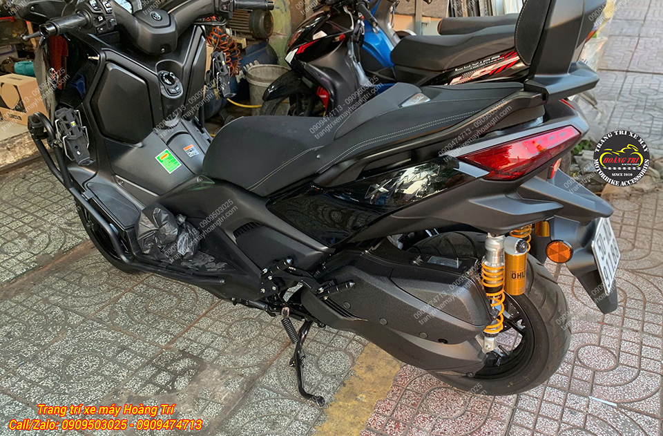 Kết hợp baga sau tựa lưng XMAX 300 mang lại tiện ích gấp đôi