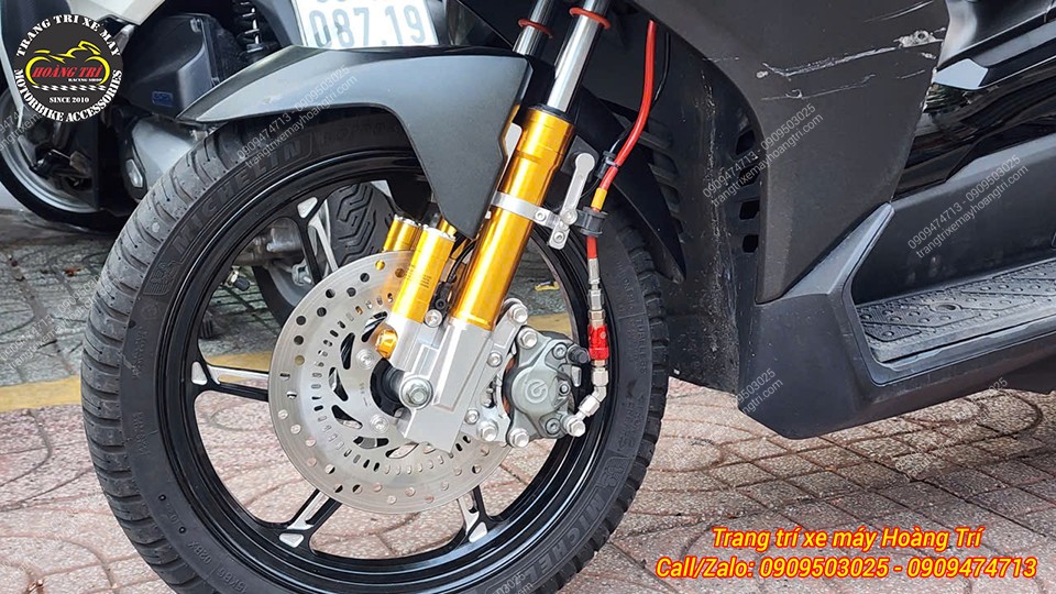 Cận cảnh hệ thống phanh ABS một kênh Airblade kết hợp phuộc KingHam CNC cực kỳ nổi bật