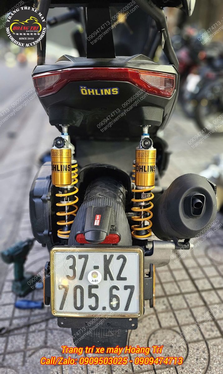 Góc trực diện đuôi xe SR GT 200 cùng phuộc Ohlins AP 243 đầy nổi bật