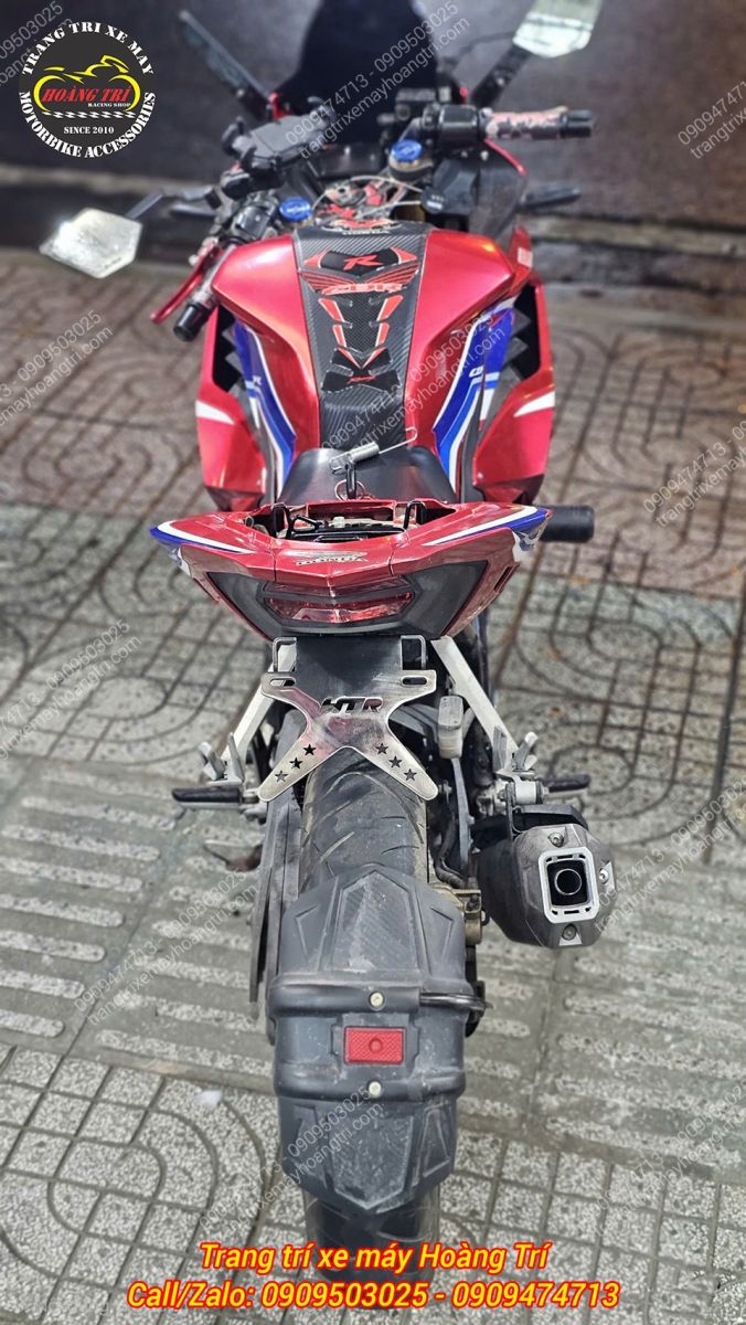 Toàn cảnh Honda CBR150r nổi bật hơn cùng pát biển số HTR inox phong cách racing