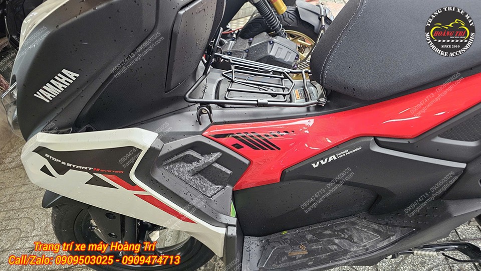 Baga giữa NVX V3 lắp đặt chắc chắn hài hòa với tổng thể xe