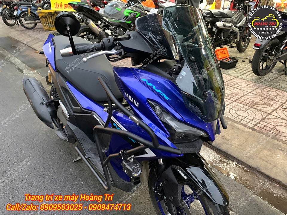 Góc nghiêng NVX V3 với kính chắn gió ADV giúp tăng khả năng chắn gió hiệu quả