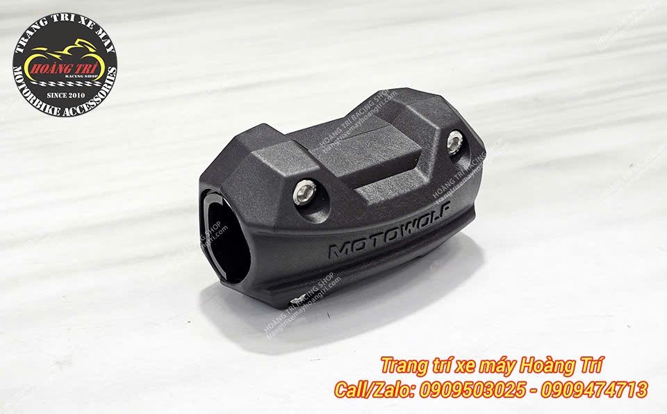 Chi tiết cao su chống đổ Motowolf màu đen nhám nổi bật với kiểu dáng mạnh mẽ hiện đại