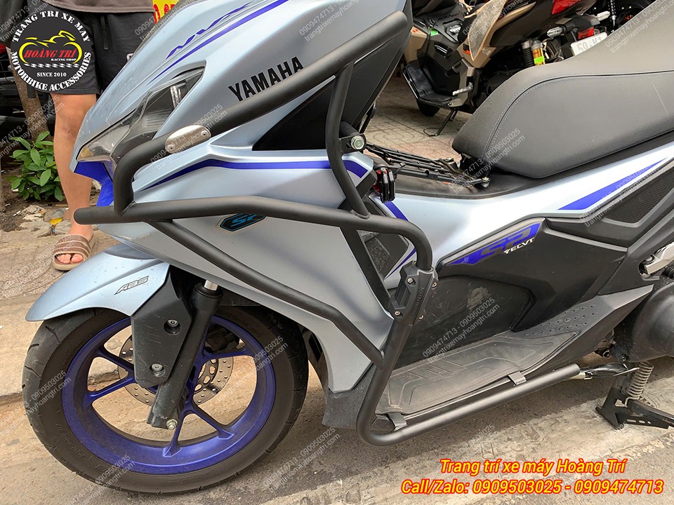 Toàn cảnh Yamaha NVX V3 lắp khung chống đổ giúp ngoại hình xe thêm mạnh mẽ hơn