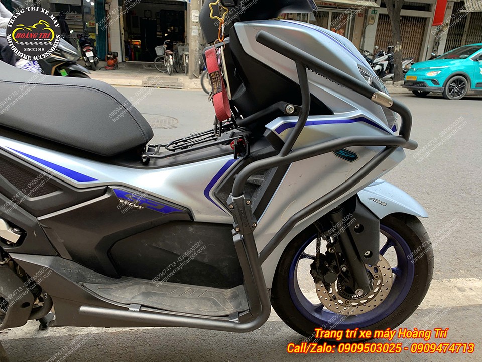 Khung bảo vệ hai bên NVX V3 mang phong cách cá tính nổi bật và cực kỳ cứng cáp