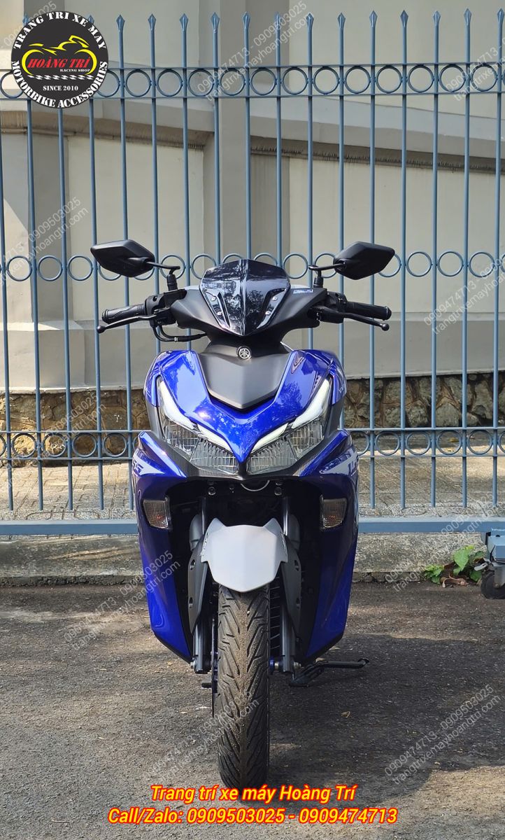 Mặt trước Yamaha NVX V2 sau nâng cấp hoàn chỉnh với dàn đèn LED hiện đại sắc sảo