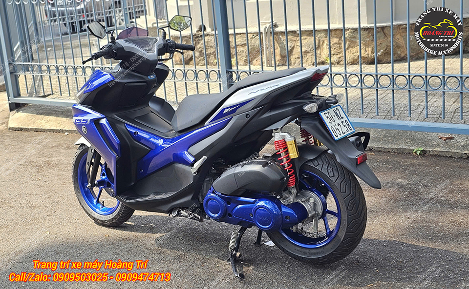 Góc nghiêng vị trí đuôi xe Yamaha NVX V2 nổi bật cùng bộ tem mới và dàn áo sắc nét
