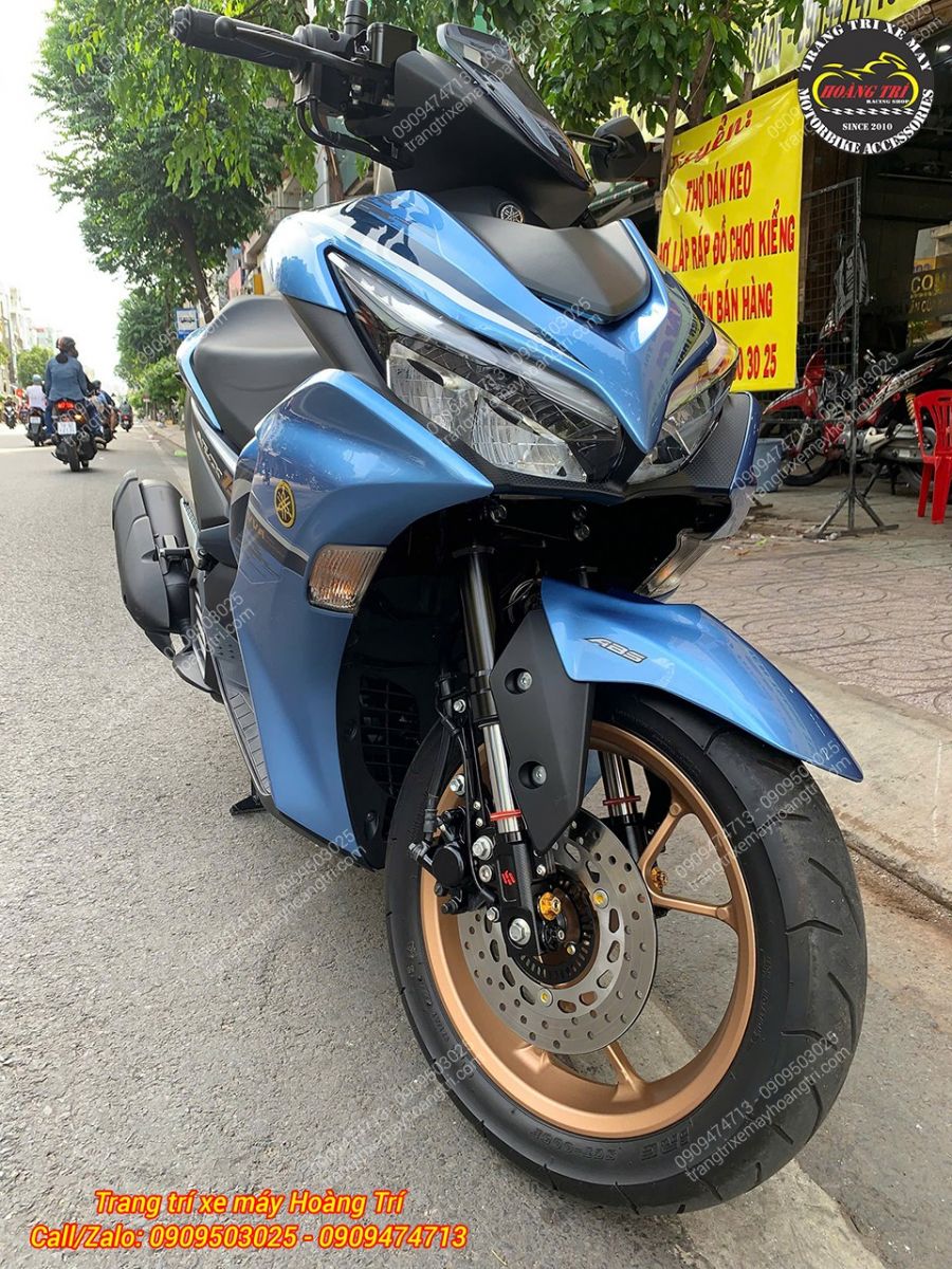 Tổng thể Yamaha NVX V2 độ phuộc upside down Kingham tạo phong cách thể thao cuốn hút