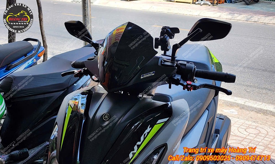 Tổng thể xe NVX V3 với tay thắng CRG carbon nổi bật và cá tính