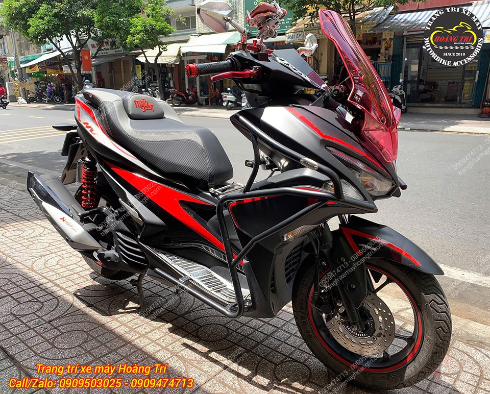 Tổng thể Yamaha NVX V1 phối đỏ đen cực đẹp với nhiều món đồ chơi đồng bộ