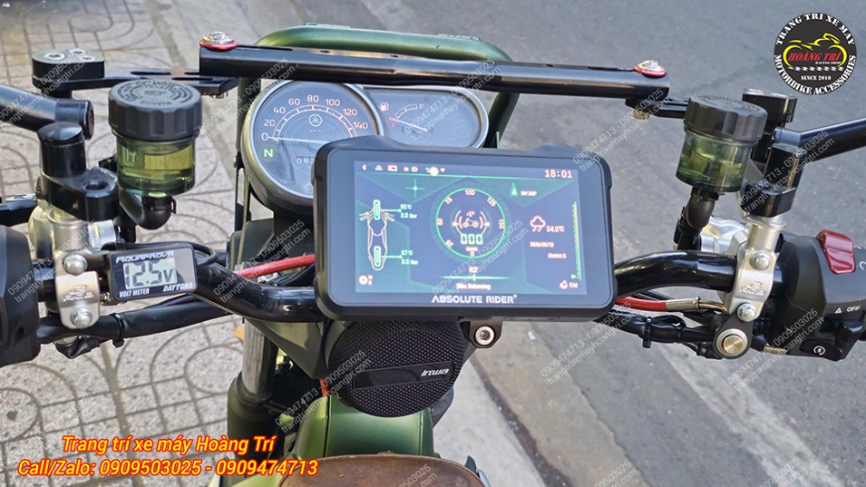 Tổng thể khu vực ghi đông PG-1 sau khi lắp đồng hồ volt Daytona thêm tiện ích sử dụng