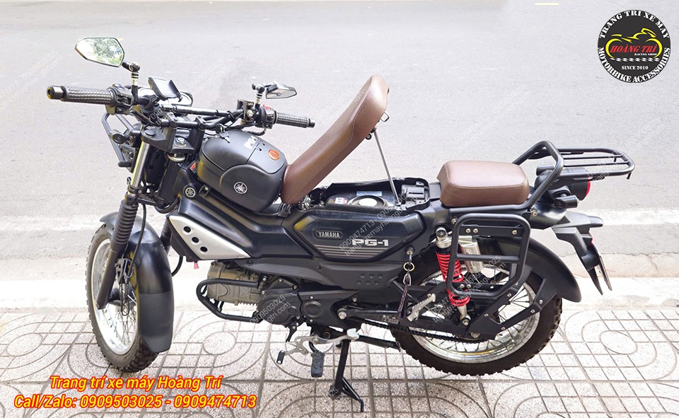 Yên trước xe PG-1 được mở ra không cạ cấn cũng như không ảnh hưởng đến việc đổ xăng