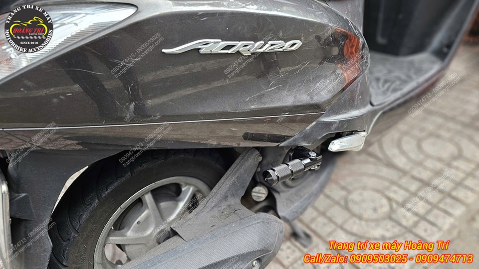 Gác chân phụ sau khi được gập gọn lại không ảnh hưởng đến vận hành của xe Acruzo