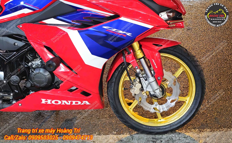 Chi tiết bánh trước Honda CBR150R với mâm 6 cây OZ X1R vàng cực kỳ nổi bật