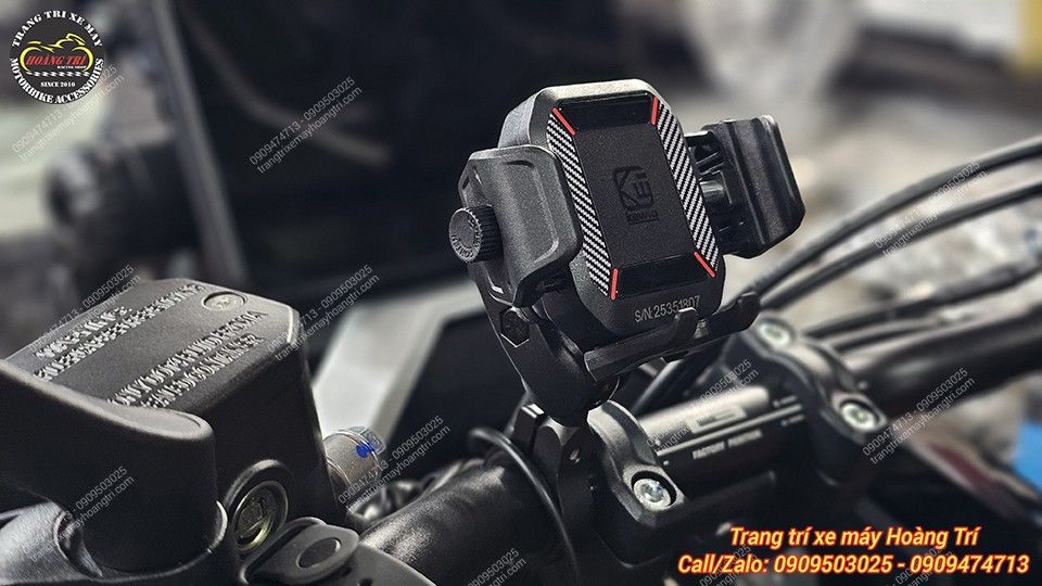 Phụ kiện giá đỡ điện thoại Kewig M33 được nâng cấp và trang bị rất chắc chắn trên xe