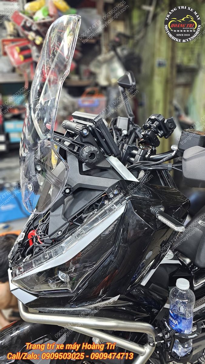 Toàn cảnh dàn đầu của xe Zontes 368G được trang bị hầu hết các phụ kiện cần thiết cho xe