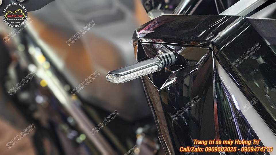 Đèn xi nhan zin của xe Zontes 368G có thiết kế vô cùng nhỏ gọn nhưng rất sáng