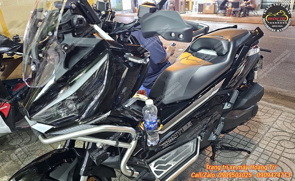 Chỉ với vài món trang bị thêm Zontes 368G cũng đã đủ full option một cách nhanh chóng