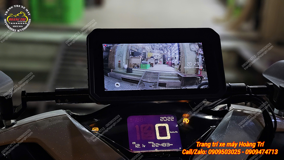 Màn hình Android xe SH hiển thị camera trước hỗ trợ quan sát hành trình rõ ràng và an toàn