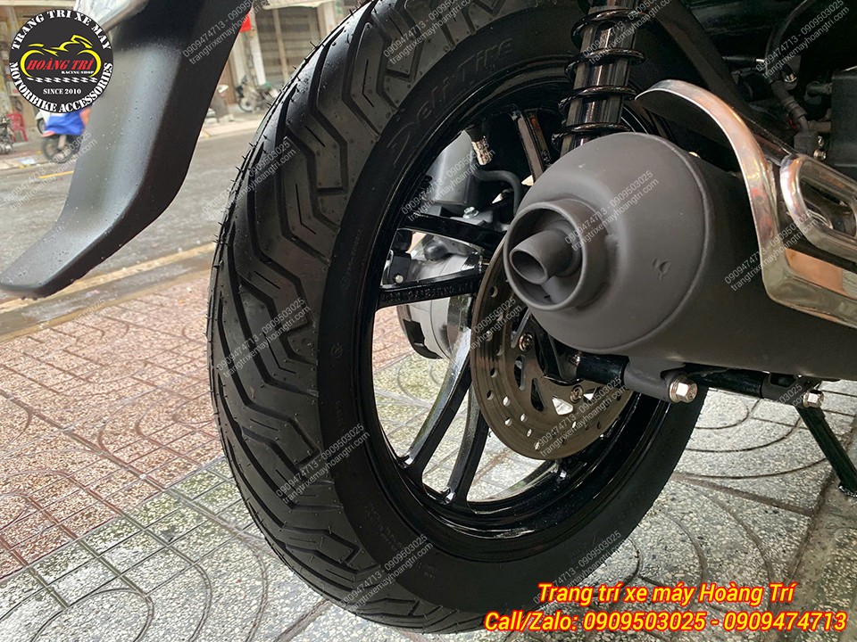 Dàn chân phía sau được làm mới giúp tổng thể xe thêm nổi bật