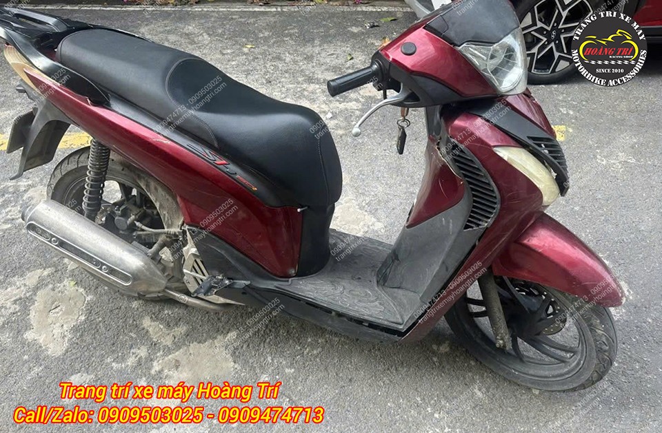 Góc nhìn bên trái chiếc SH VN trước khi tiếp tục thay dàn áo mới